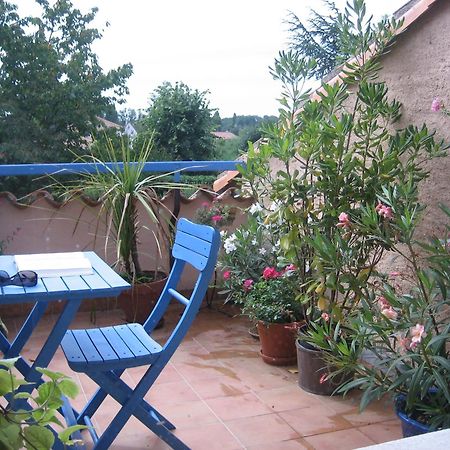 Les Pierres Blanches Bed & Breakfast Bonneuil-Matours Bagian luar foto