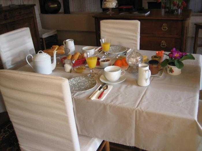 Les Pierres Blanches Bed & Breakfast Bonneuil-Matours Bagian luar foto