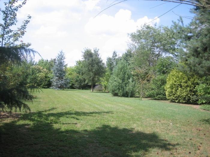 Les Pierres Blanches Bed & Breakfast Bonneuil-Matours Bagian luar foto